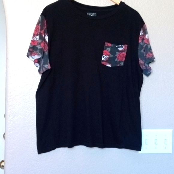 WXYZ | Mens | Skull and Rose's Short Sleeve Shirt - Picture 2 of 11